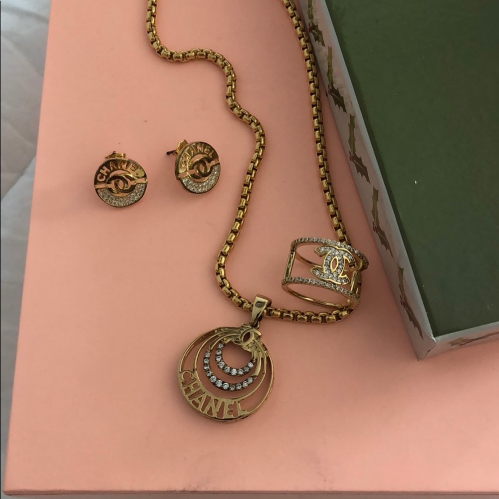 Channel gold bathed set